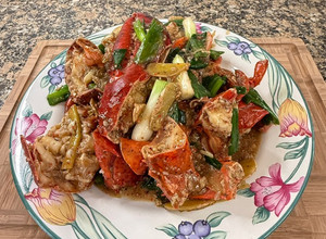 A picture of Stir-fry lobster with ginger and scallion.