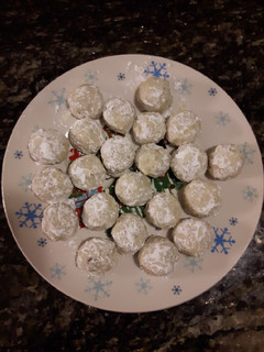 A picture of Snowball Cookies.