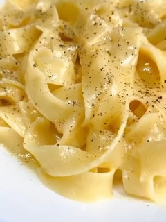 A picture of Fettuccine Alfredo.