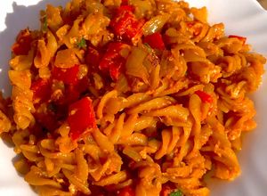 Hình của món Nui xào rau củ với trứng 🍲.