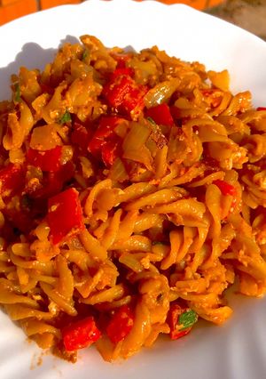Hình của món Nui xào rau củ với trứng 🍲.