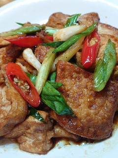 蒜苗醬燒板豆腐 的食譜成品照片