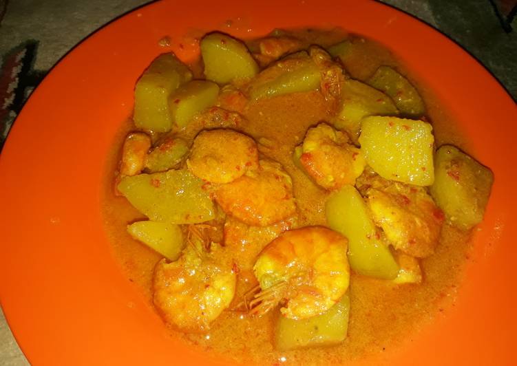 Cara Gampang Menyiapkan Gulai udang kentang ala dapur yari, Lezat
