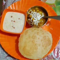 A picture of Chole Bhature.