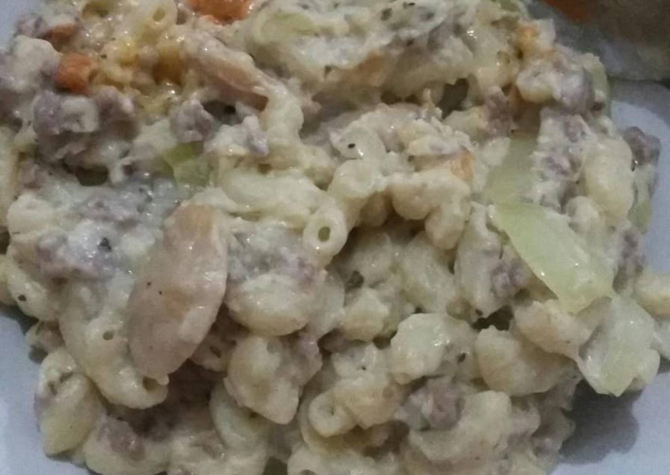 1. Makaroni saus keju