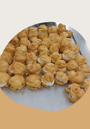Una foto de Profiteroles de nata caseros