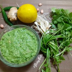 A picture of Green Garlic-Corainder Chutney.