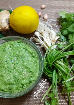 A picture of Green Garlic-Corainder Chutney.