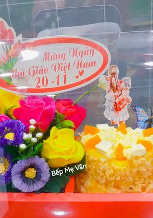 Hình của món Hoa và bánh tặng cô ngày 20.11.