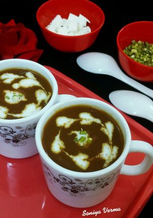 A picture of Spinach carrot tomato soup.