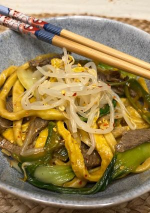 O poză a rețetei Home made noodles cu vita si bok choy.