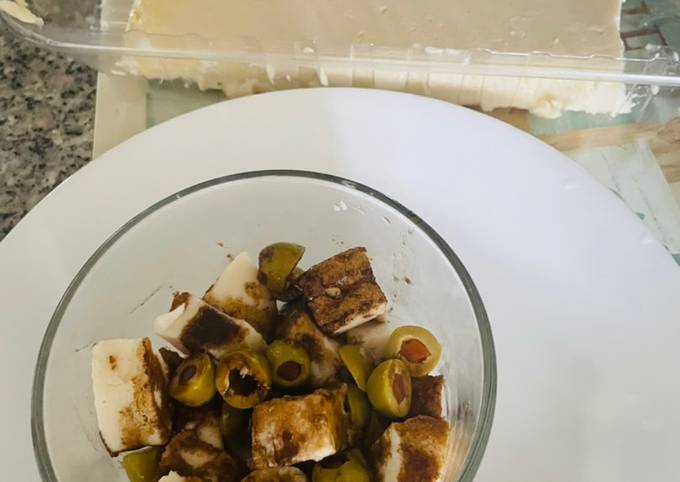 Tofu con aceitunas, salsa de soya y aceite de ajonjolí (sésamo) Receta de  Eddy Moreno de Suarez- Cookpad
