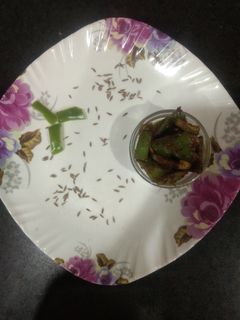 જીરા વાળા મરચા(Jeera Chilli recipe in Gujarati) રેસીપી મુખ્ય ફોટો