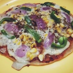 A picture of Semolina instant pizza.