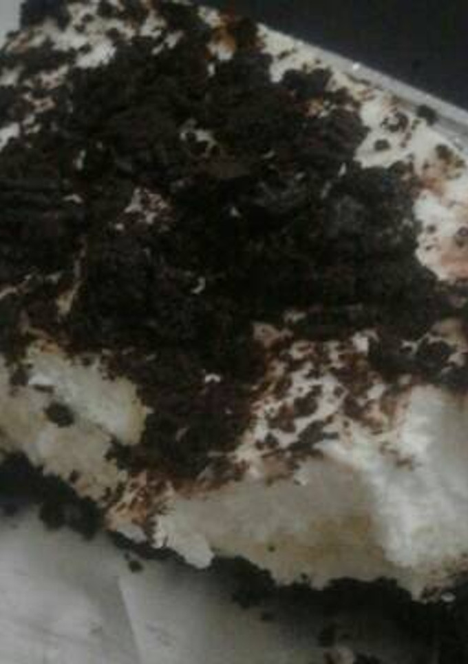 A picture of Oreo cheese cake.