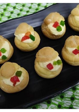 A picture of Cream puff.