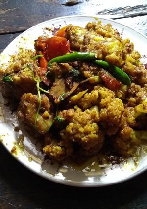 A picture of Kopi posto(cauliflower florets and poppy seeds paste stir fry).