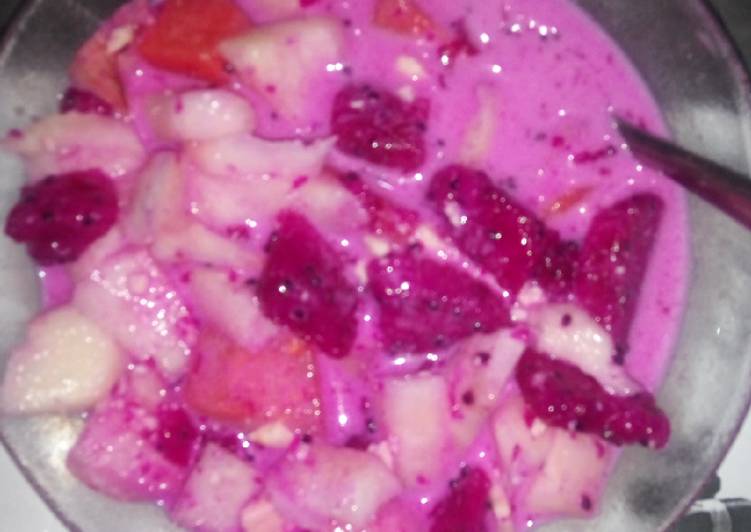 Langkah Mudah untuk mengolah Sop buah yoghurt yang Bikin Ngiler