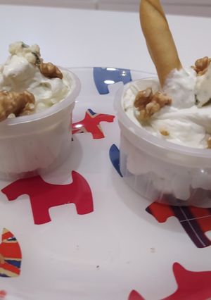 Una foto de Crema de queso azul