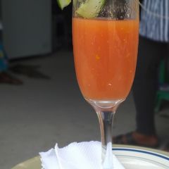 A picture of Watermelon and mango juice.