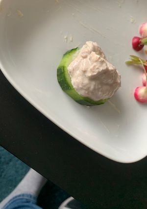 Une photo de Bouchées de concombre au thon et fromage frais