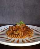 Pasta puttanesca picosa