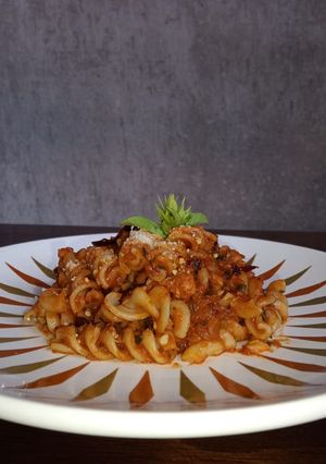 Una foto de Pasta puttanesca picosa