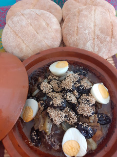 Una foto de Tajine marroquí con carne 🥩