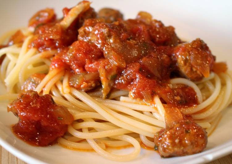 Slow Cooker Tomato Pasta Sauce with Italian Sausage Slow Cooker Tomato Pasta Sauce with Italian Sausage