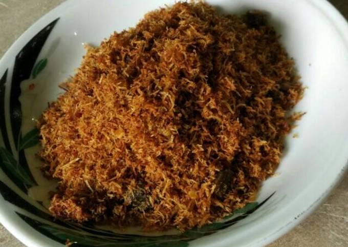 Bagaimana Menyiapkan Serundeng kelapa campur hati yang Enak