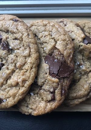 A picture of The BEST Vegan Chocolate Chip Cookies.