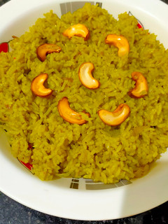 கொத்தமல்லித்தழை சாதம் (Kothamallithalzhai satham recipe in tamil) செய்முறை முக்கிய புகைப்படம்