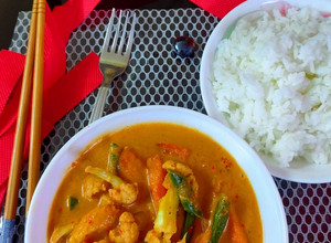 A picture of Veggies In Thai Red Curry.