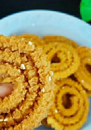 ઇન્સ્ટન્ટ ચકરી (Instant Chakri Recipe In Gujarati) રેસીપી મુખ્ય ફોટો
