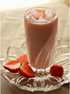 عکسی از دستور اسموتی توت فرنگی 🍓🍨
