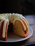 BOLO BUNDT DE LIMÃO, BAUNILHA E MASCARPONE