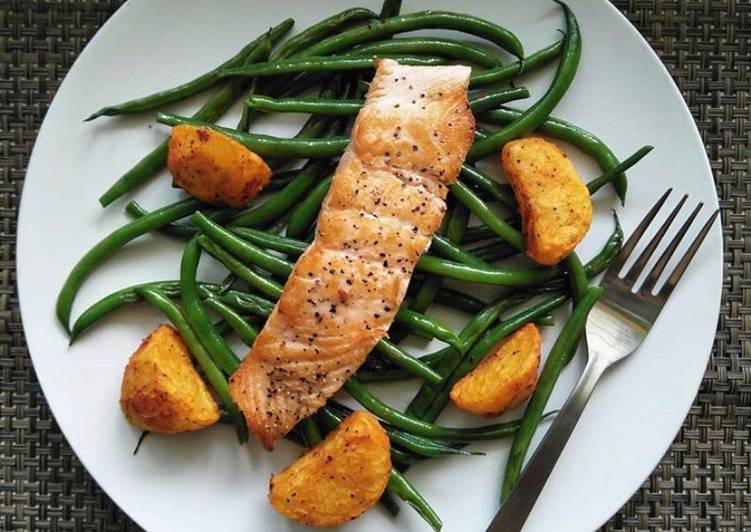 Easiest Way to Make Any-night-of-the-week Pan-Seared Salmon With French Beans & Roasted Potatoes