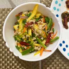 A picture of Thai Mango Salad.