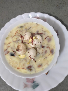 મખાના ખીર (Makhana Kheer Recipe In Gujarati) રેસીપી મુખ્ય ફોટો