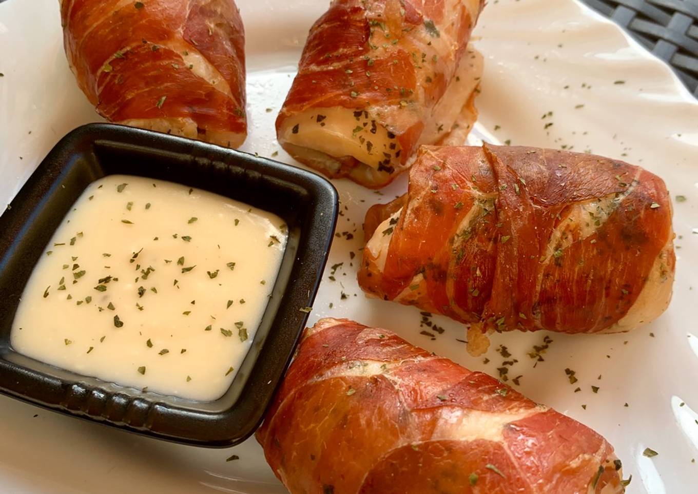 Rollitos de jamón y pollo con falsa bechamel en Monsieur Cuisine