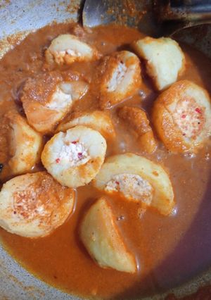 स्टफ्ड आलू पनीर सब्जी (stuffed aloo paneer sabzi recipe in Hindi) रेसिपी मुख्य फोटो
