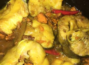 Hình của món Cá kho nghệ 🥢.