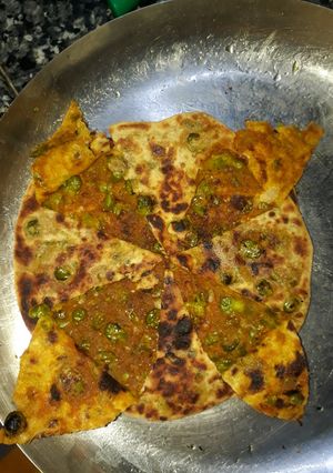 A picture of Matar paratha.