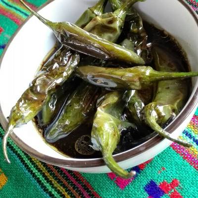 Chiles toreados Receta de Hanna Hurtado ⭐- Cookpad