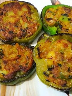 शिमला मिर्च तवा फ्राई (shimla mirch tawa fry recipe in Hindi) रेसिपी मुख्य फोटो