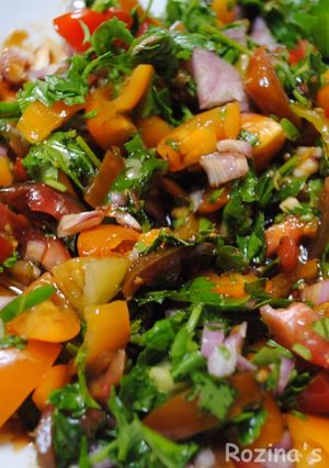 A picture of Spicy tomato salad.