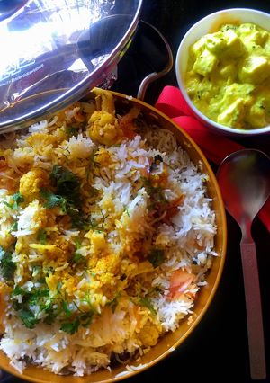 A picture of Gobhi dum Biryani.