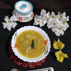 A picture of Lauki Urad Dal.