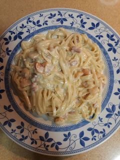 Una foto de Tallarines carbonara a mi manera