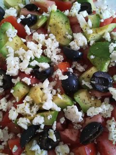 Una foto de Ensalada griega a mi estilo